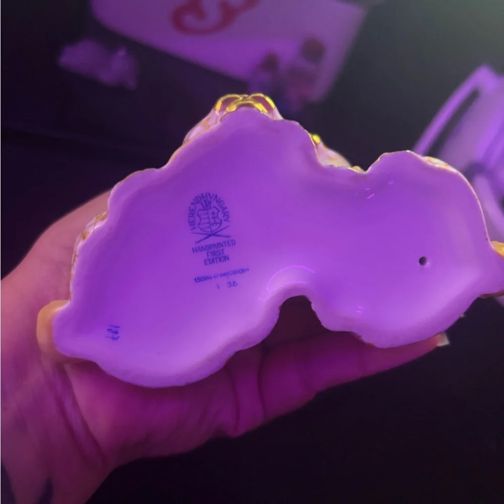 Herend hand painted first edition butterscotch rabbits with gold accents - Picture 7 of 8